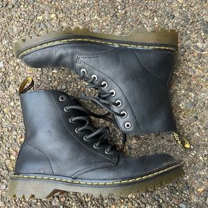 Black 1460 Smooth Leather Dr.Martens Size 9